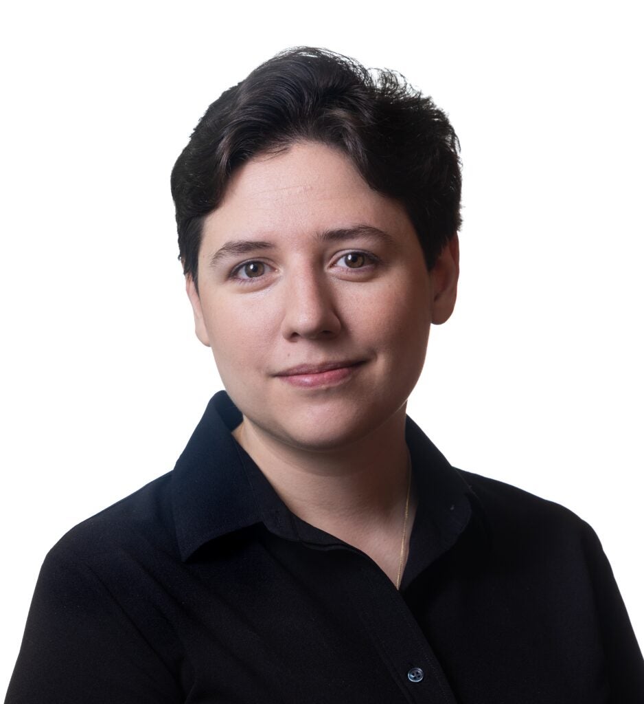 A headshot of Lois Ruiz.