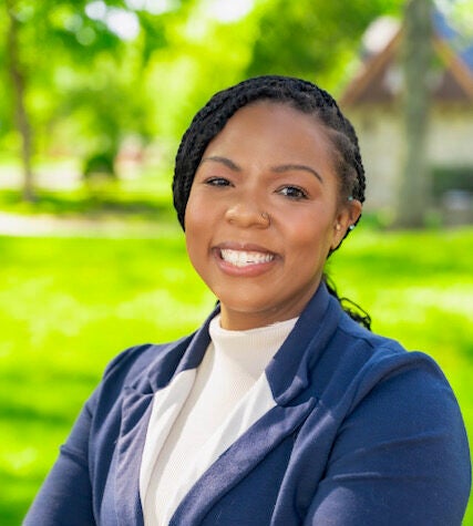 Headshot of Bobbi Barr.